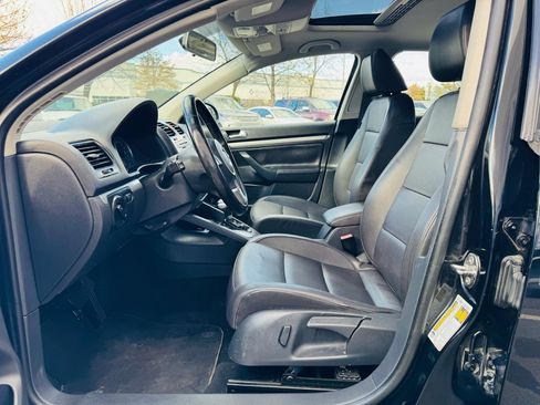 Used 2010 Volkswagen Jetta SE image 12