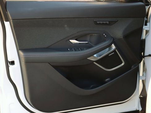 Certified 2024 Jaguar E-PACE R-Dynamic SE image 10