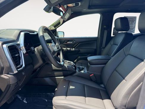 Used 2025 GMC Canyon Elevation w/ Convenience Package RWD image 9