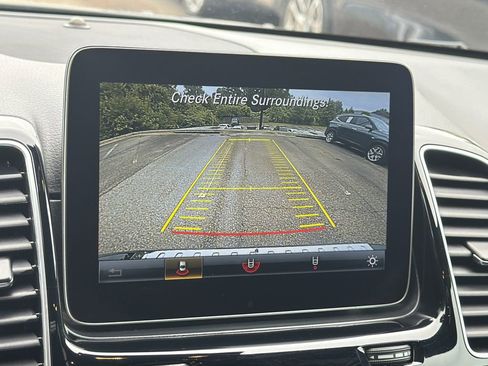 Used 2018 Mercedes-Benz GLE 350 w/ Premium 1 Package image 33