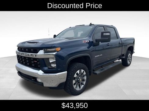Used 2022 Chevrolet Silverado 2500 LT w/ Convenience Package AWD/4WD image 3