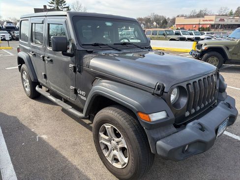 Used 2019 Jeep Wrangler Unlimited Sport S image 1