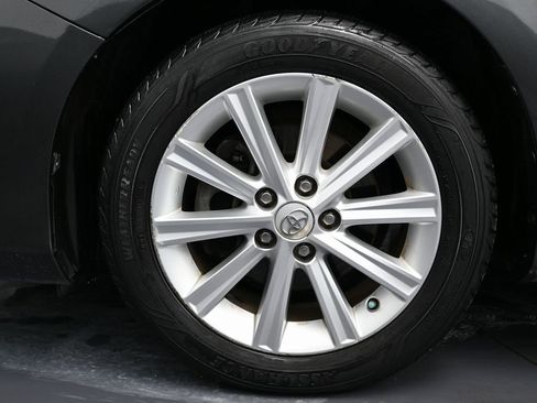 Used 2012 Toyota Camry XLE image 9