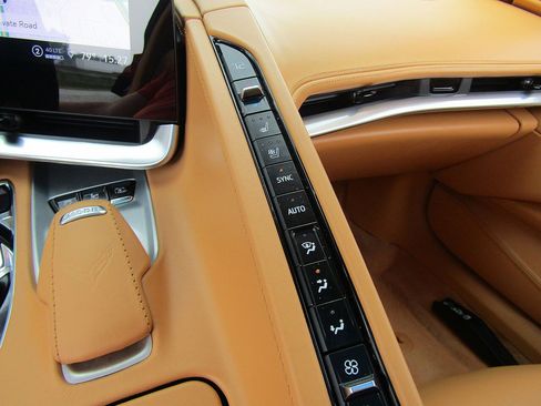 Used 2023 Chevrolet Corvette Stingray Premium Cpe w/ Z51 Performance Package RWD image 17