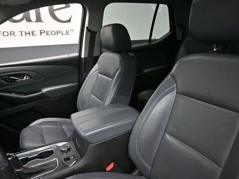 Used 2019 Chevrolet Traverse Premier w/ Driver Confidence II Package FWD image 12