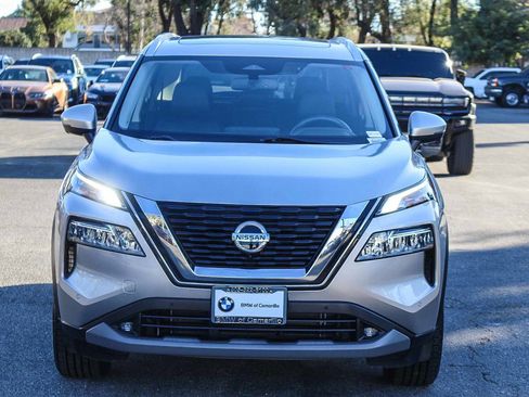 Used 2021 Nissan Rogue SL w/ Premium Package image 2