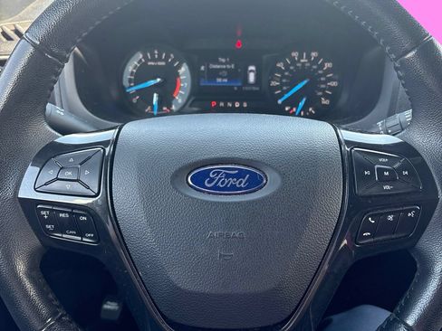 Used 2018 Ford Explorer XLT FWD image 7