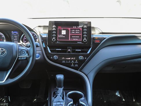 Used 2022 Toyota Camry LE FWD image 13