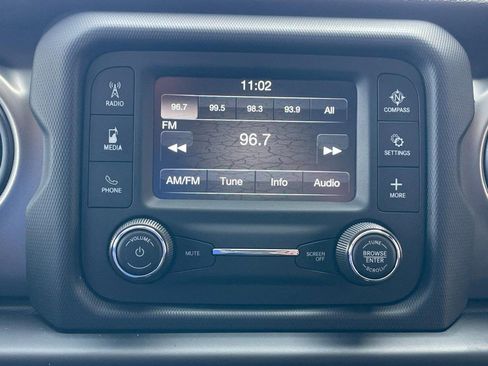 Used 2019 Jeep Wrangler Sport image 29