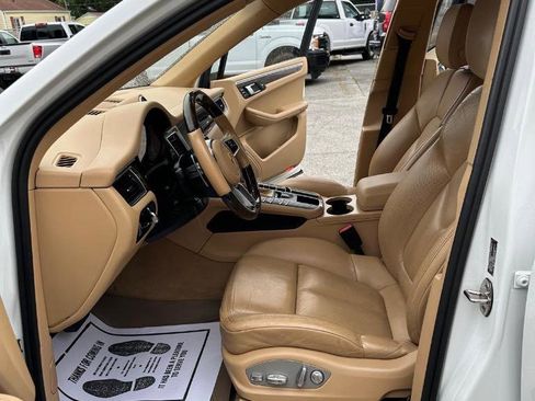 Used 2015 Porsche Macan S image 18