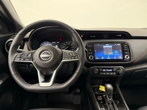 Used 2024 Nissan Kicks SR w/ SR Premium Package FWD image 20