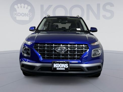 Used 2023 Hyundai Venue Limited FWD image 4