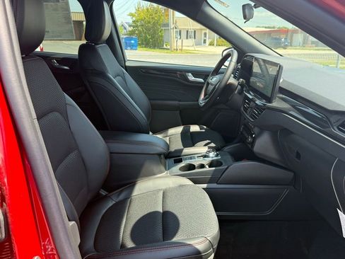 New 2025 Ford Escape ST-Line w/ Tech Pack #1 FWD image 31