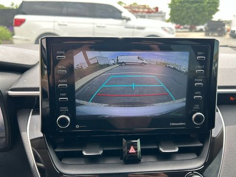 Used 2021 Toyota Corolla LE image 17