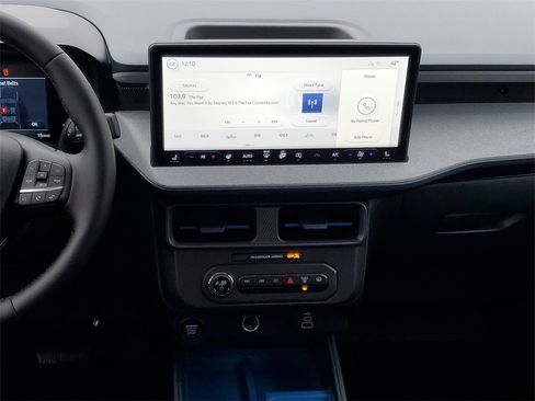 New 2025 Ford Maverick XLT w/ Equipment Group 301A image 26