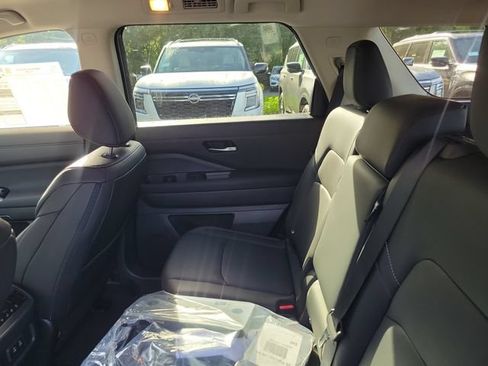 New 2026 Nissan Pathfinder SL FWD image 12