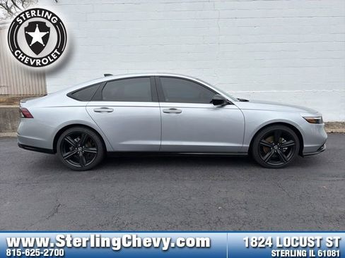 Used 2023 Honda Accord Sport image 6