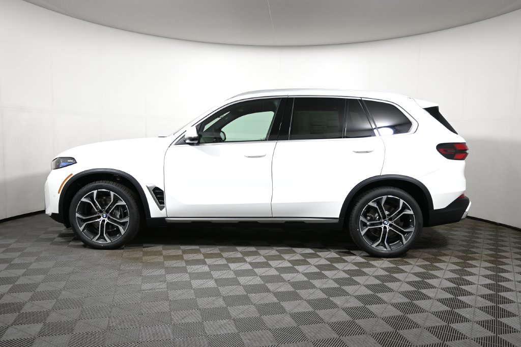 Used 2026 BMW X5 xDrive40i w/ Climate Comfort Package AWD/4WD image 2