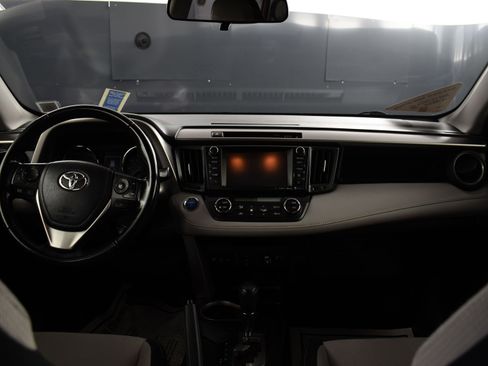 Used 2018 Toyota RAV4 XLE image 21