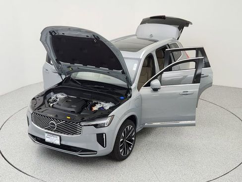 New 2025 Volvo XC90 T8 Core w/ Protection Package Premier image 15