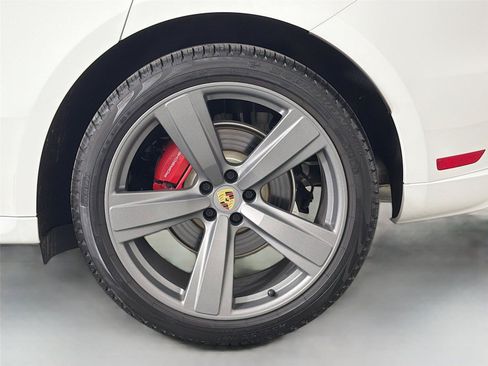 Used 2025 Porsche Macan S AWD/4WD image 12