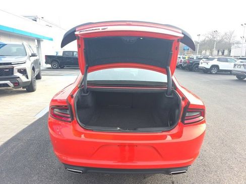 Used 2019 Dodge Charger SXT image 7