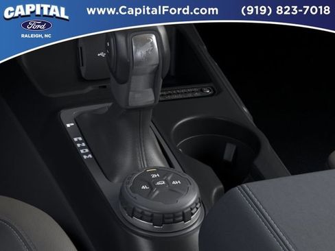 New 2025 Ford Bronco Outer Banks AWD/4WD image 17