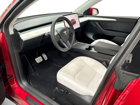 Certified 2023 Tesla Model Y Performance AWD/4WD image 9