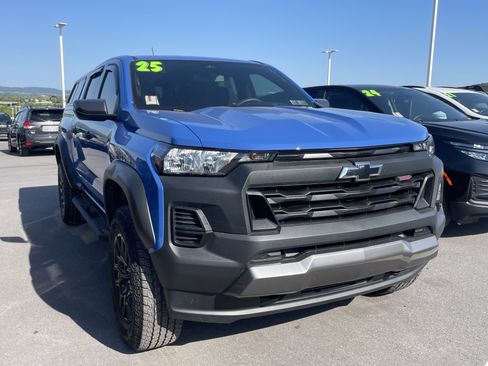 Used 2025 Chevrolet Colorado Trail Boss AWD/4WD image 1