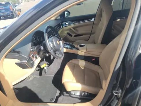 Used 2016 Porsche Panamera image 9