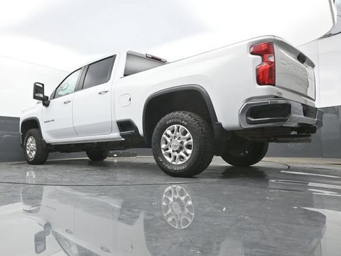 Used 2024 Chevrolet Silverado 2500 LT AWD/4WD image 46