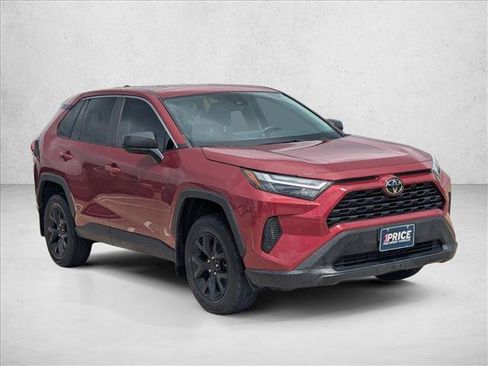 Used 2024 Toyota RAV4 LE FWD image 3
