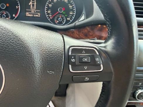 Used 2012 Volkswagen Passat TDI SEL Premium FWD image 20