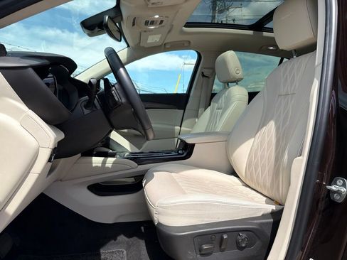 Used 2022 Buick Envision Avenir w/ Premium Seat Package FWD image 10