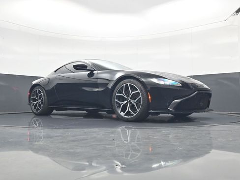 Used 2019 Aston Martin V8 Vantage Coupe image 20
