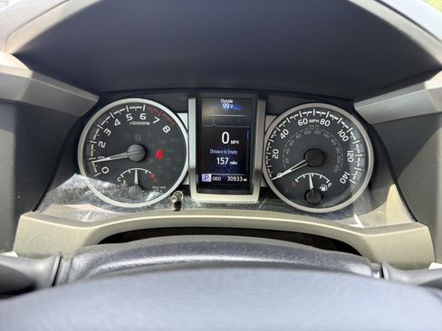 Used 2022 Toyota Tacoma SR5 w/ Technology Package RWD image 30