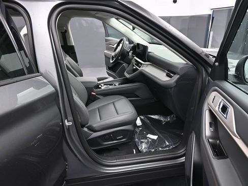 New 2025 Ford Explorer Active w/ Active Comfort Package image 13