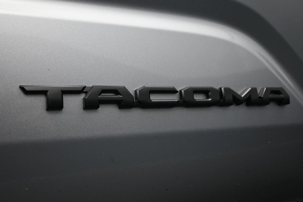 Used 2025 Toyota Tacoma TRD Off-Road AWD/4WD image 9