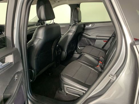 Used 2023 Ford Escape SE image 30