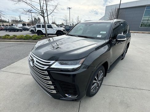 New 2026 Lexus LX 600 4WD w/ Premium Package image 5