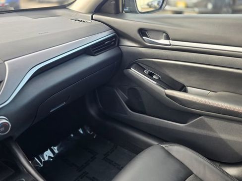 Used 2024 Nissan Altima 2.5 SR image 32