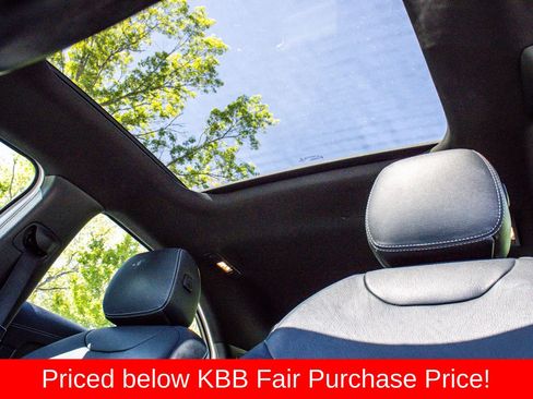 Used 2020 Mercedes-Benz A 220 4MATIC w/ AMG Line image 18