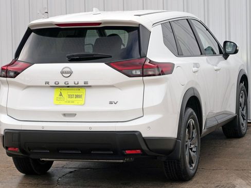 Used 2024 Nissan Rogue SV image 46