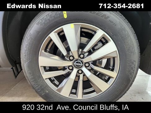 New 2026 Nissan Pathfinder SL image 10