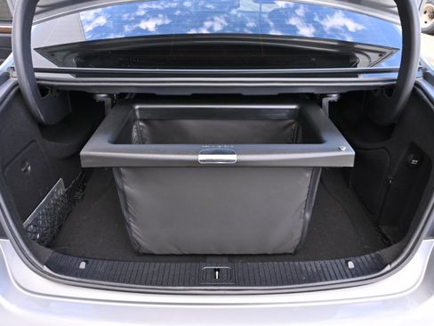 Used 2014 Mercedes-Benz E 350 Sedan image 28