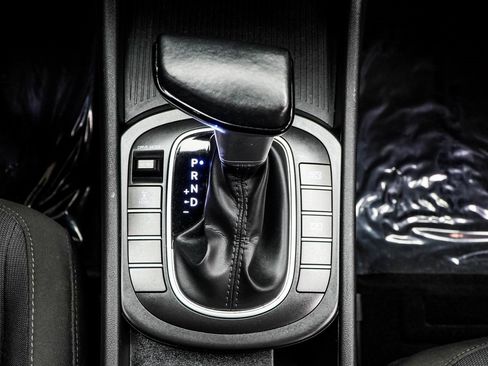 Used 2025 Hyundai Kona SEL image 21