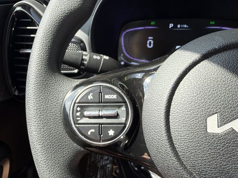 Used 2025 Kia Soul S FWD image 29