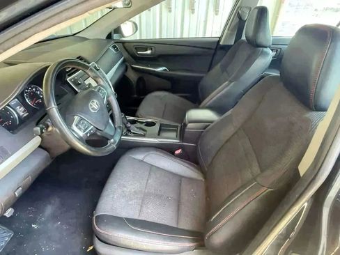 Used 2016 Toyota Camry SE image 20