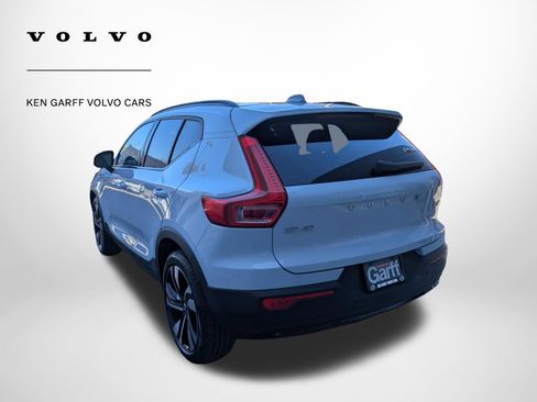 Used 2025 Volvo XC40 B5 Ultra image 5