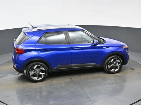 Certified 2025 Hyundai Venue Limited image 38